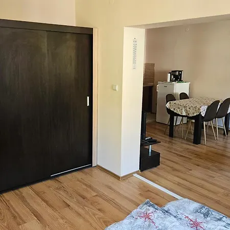 николови Apartamento