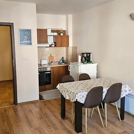 николови Apartment *